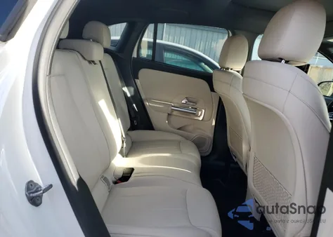 2021 Mercedes-Benz Gla 250 4Matic z USA, uszkodzony, nr VIN W1N4N4HB9MJ136085